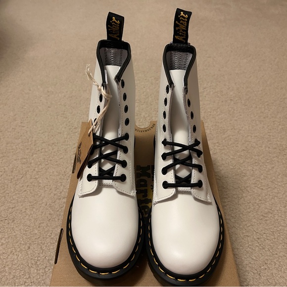 Dr Martens 1460 Boot White Smooth Leather Size 7 - Picture 3 of 6